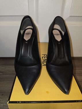 Vintage Fendi Black Leather Pointed-Toe Pumps